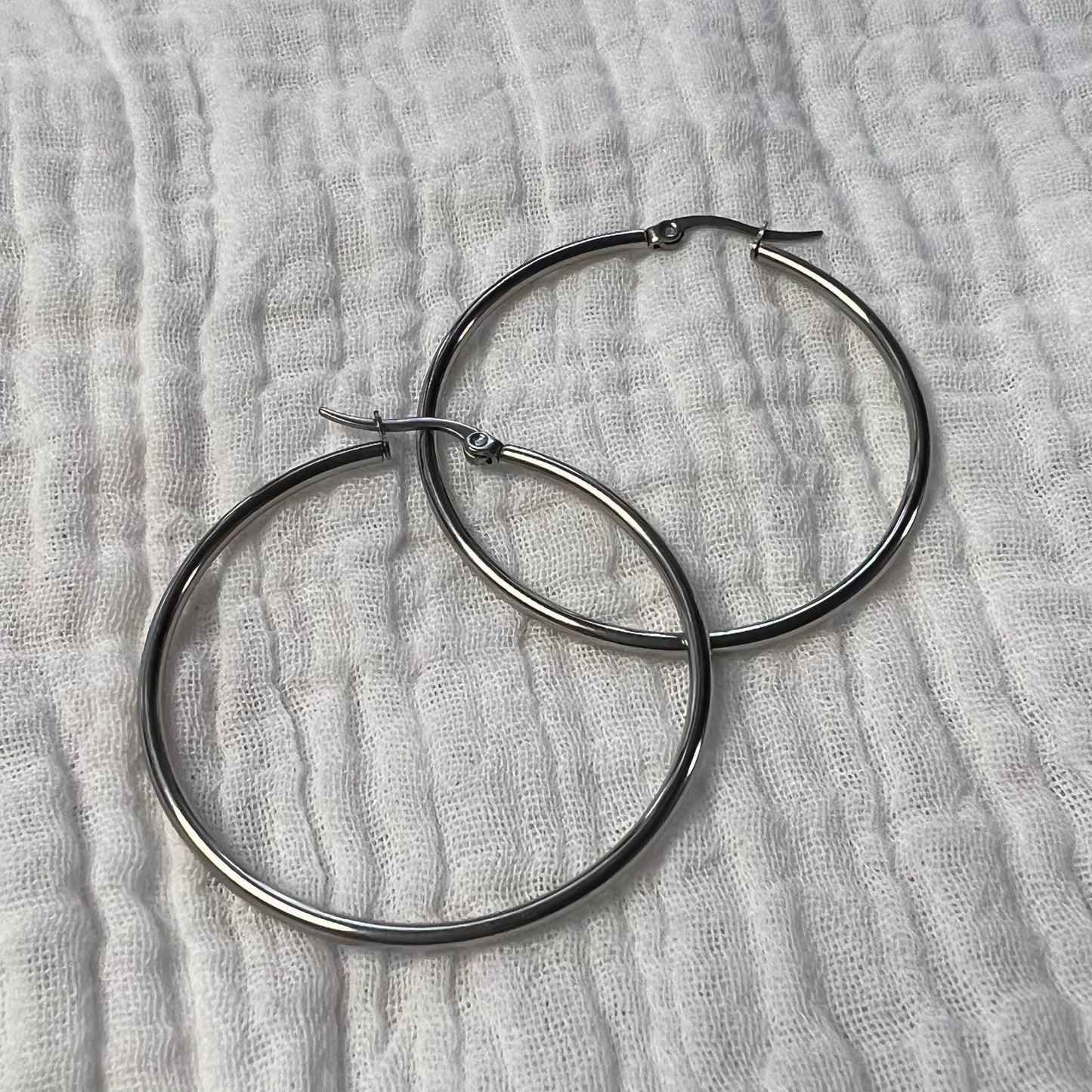 SILVER EVERYDAY HOOPS